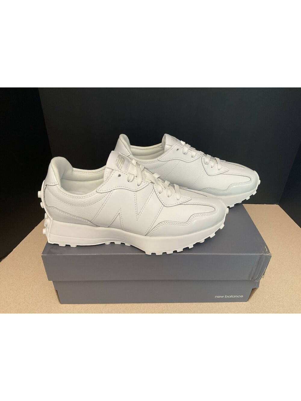 New! Womens New Balance 327 White Leather Athletic Shoes. Size 10B. Awesome!!!